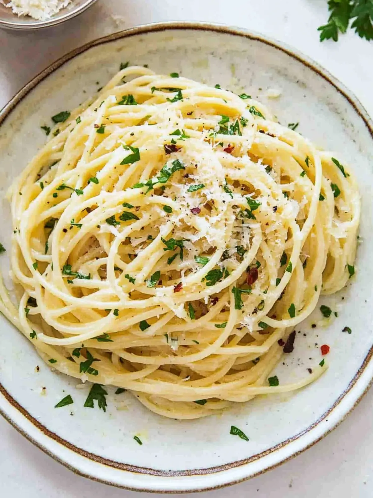 Spaghetti with Garlic and Olive Oil: A Simple Dinner Delight 4 Spaghetti with Garlic and Olive Oil