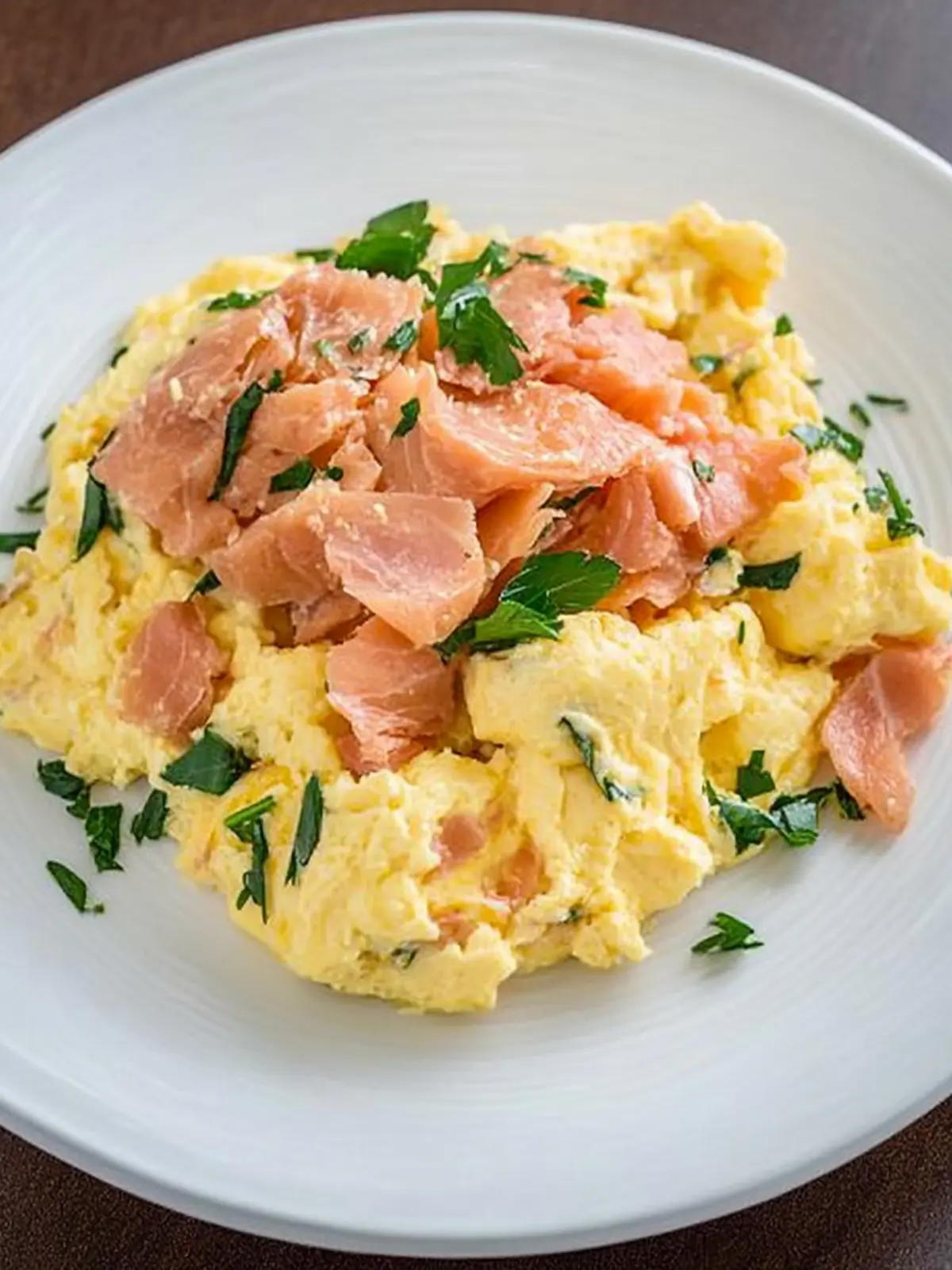Delicious Scrambled Eggs with Smoked Salmon for Brunch Bliss 4 Scrambled Eggs with Smoked Salmon