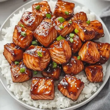 Delicious Honey Garlic Salmon Bites Ready in 20 Minutes 9 Honey Garlic Salmon Bites