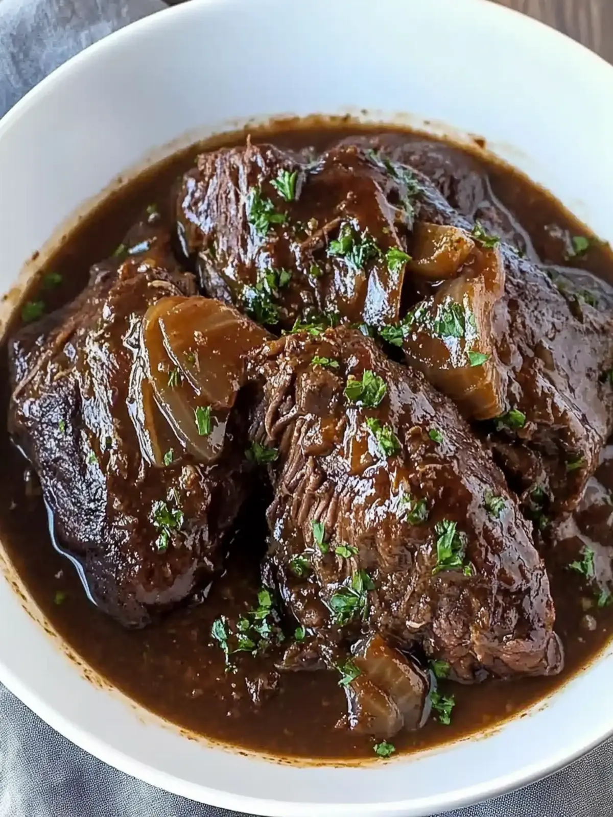 Savory Slow Cooker Balsamic Pot Roast for Family Comfort 4 Slow Cooker Balsamic Pot Roast