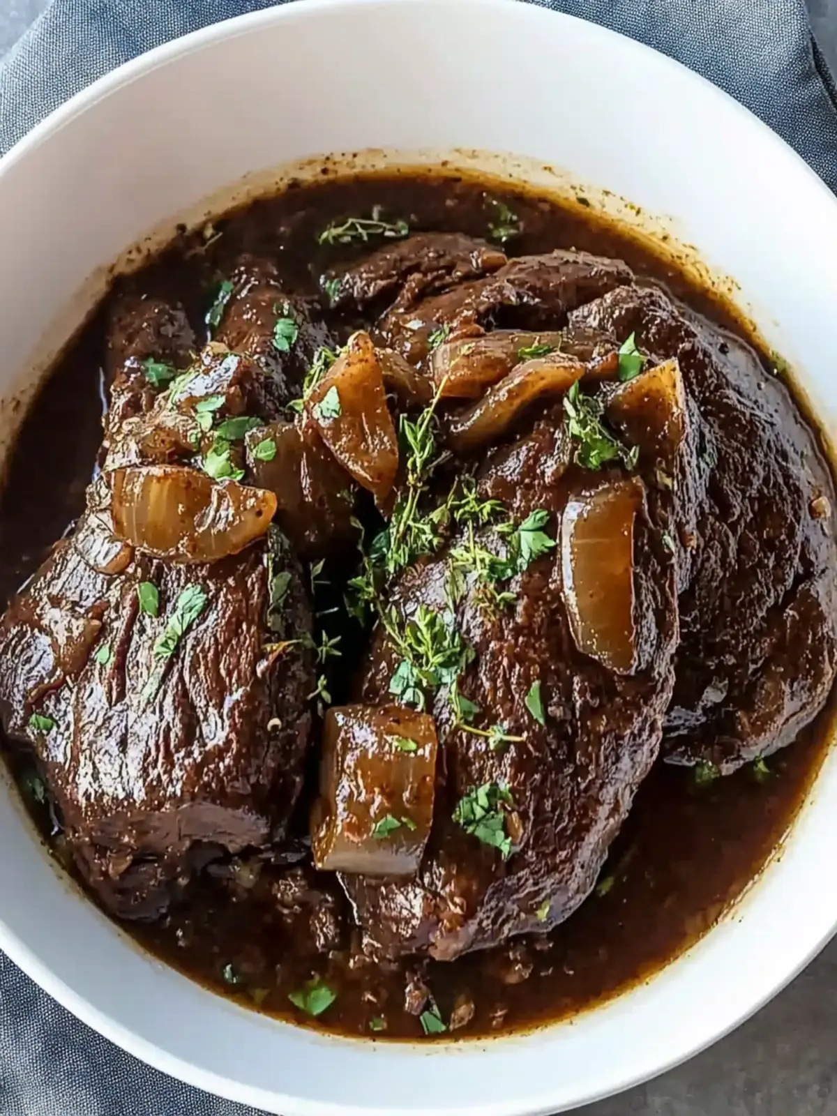 Savory Slow Cooker Balsamic Pot Roast for Family Comfort 5 Slow Cooker Balsamic Pot Roast