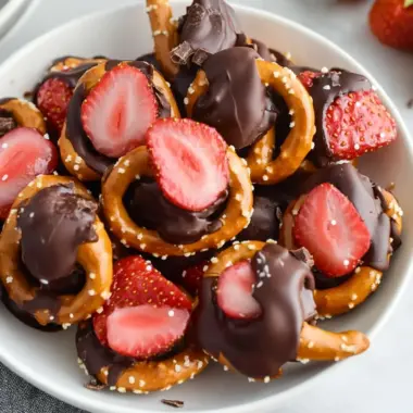 Irresistible Chocolate Dipped Strawberry Yogurt Pretzel Bites 9 Chocolate Dipped Strawberry Yogurt Pretzel Bites