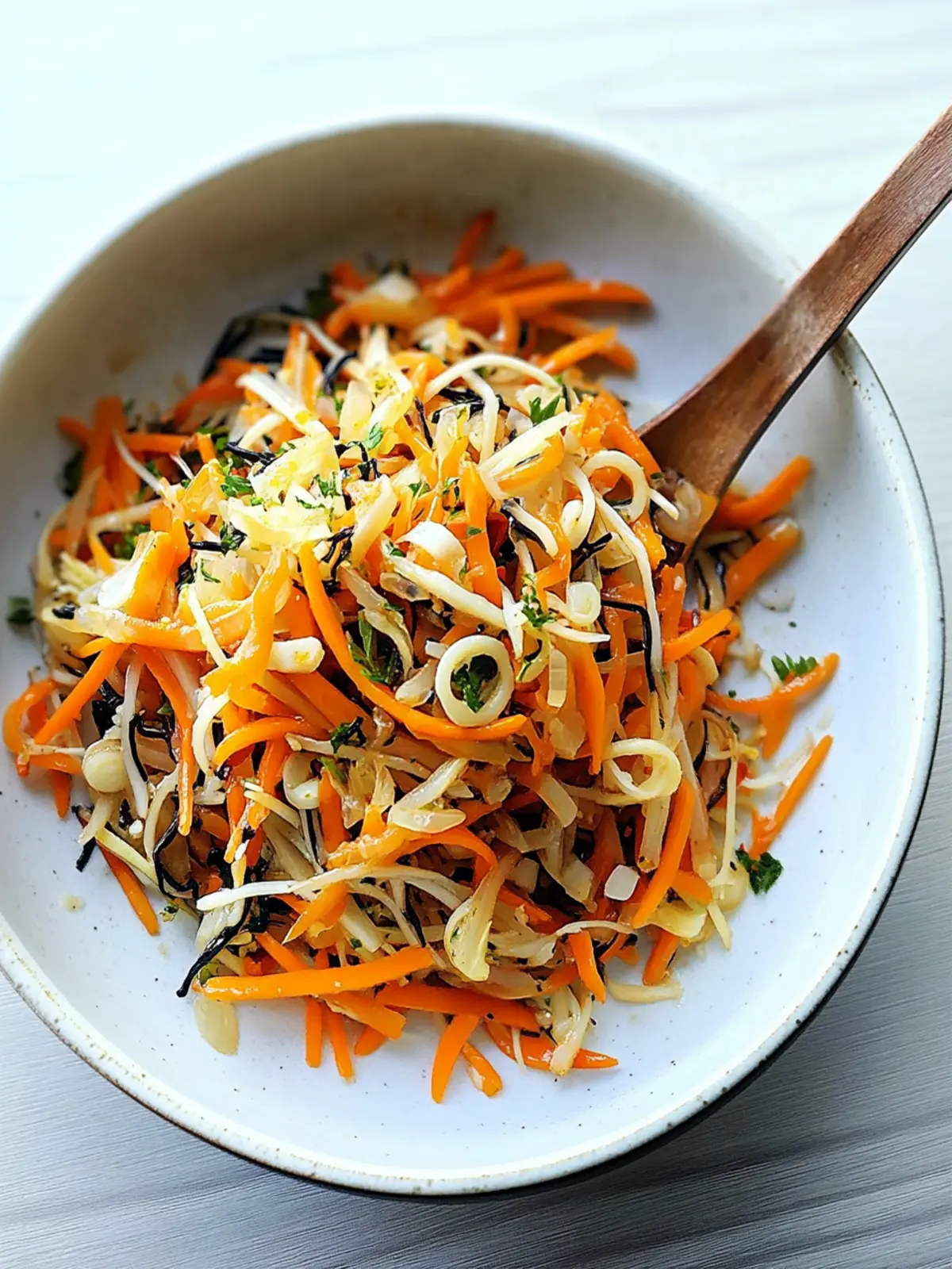 Delicious Hijiki Salad: A Nutritious Twist on Side Dishes 5 Hijiki Salad