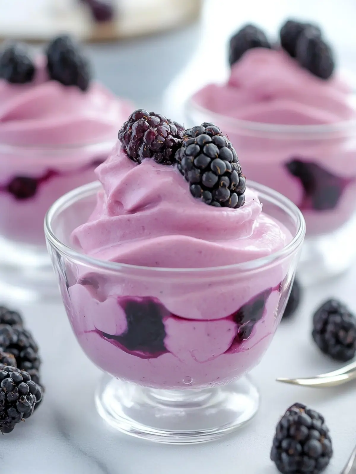 Irresistible Blackberry Mousse: A Sweet Treat to Impress! 3 Blackberry Mousse